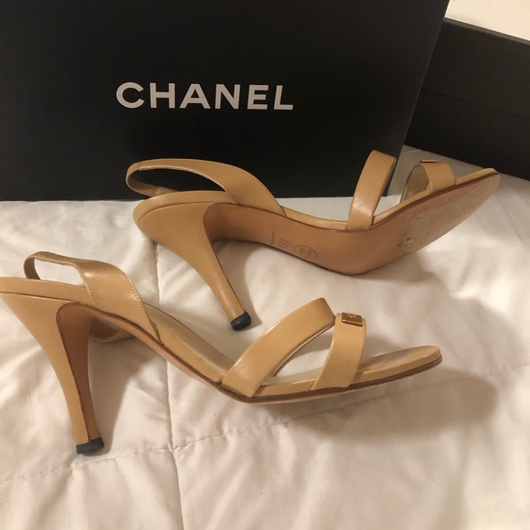 Chanel beige sandals. - Picture 3 of 6